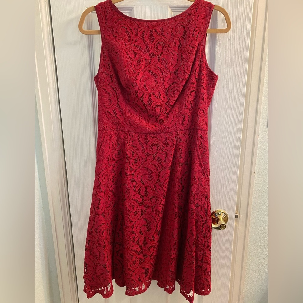 Adrianna Papell size 6 red lace cocktail dress.